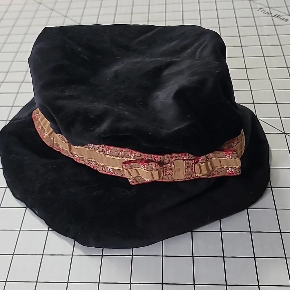 Girls American Girl Rebecca‎ Black Velvet Bucket Hat - Gently pre-loved